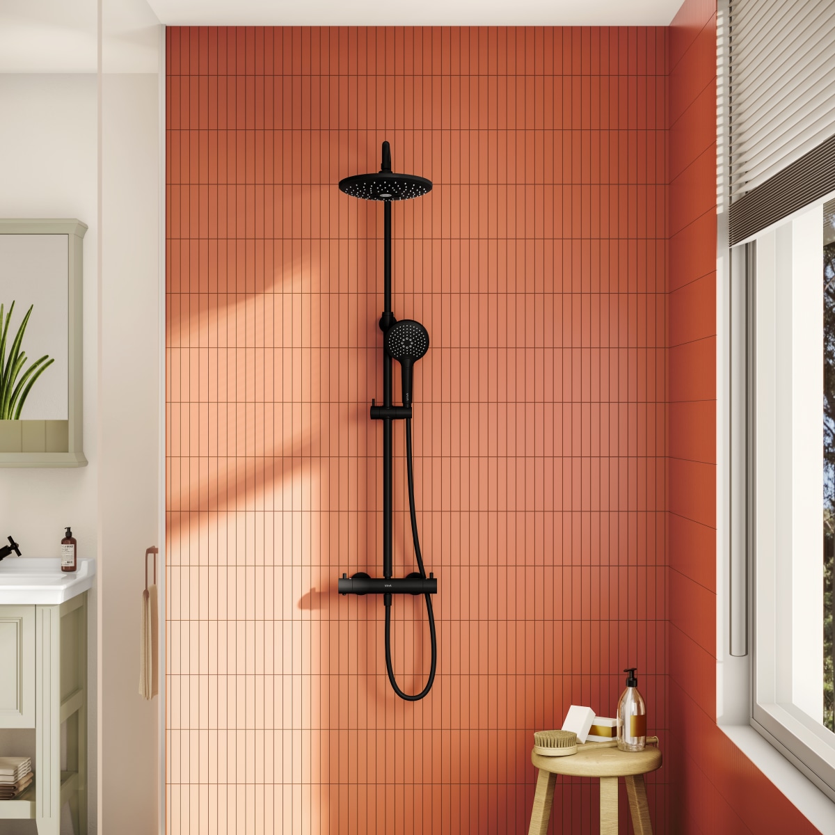 Душевая система VitrA Aquaheat(Аквахит) A4720536EXP с термостатическим смесителем и ручным душем матовая черная латунь